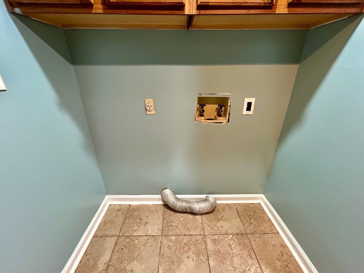 3360 Gatewood Ct - Photo 7 of 20