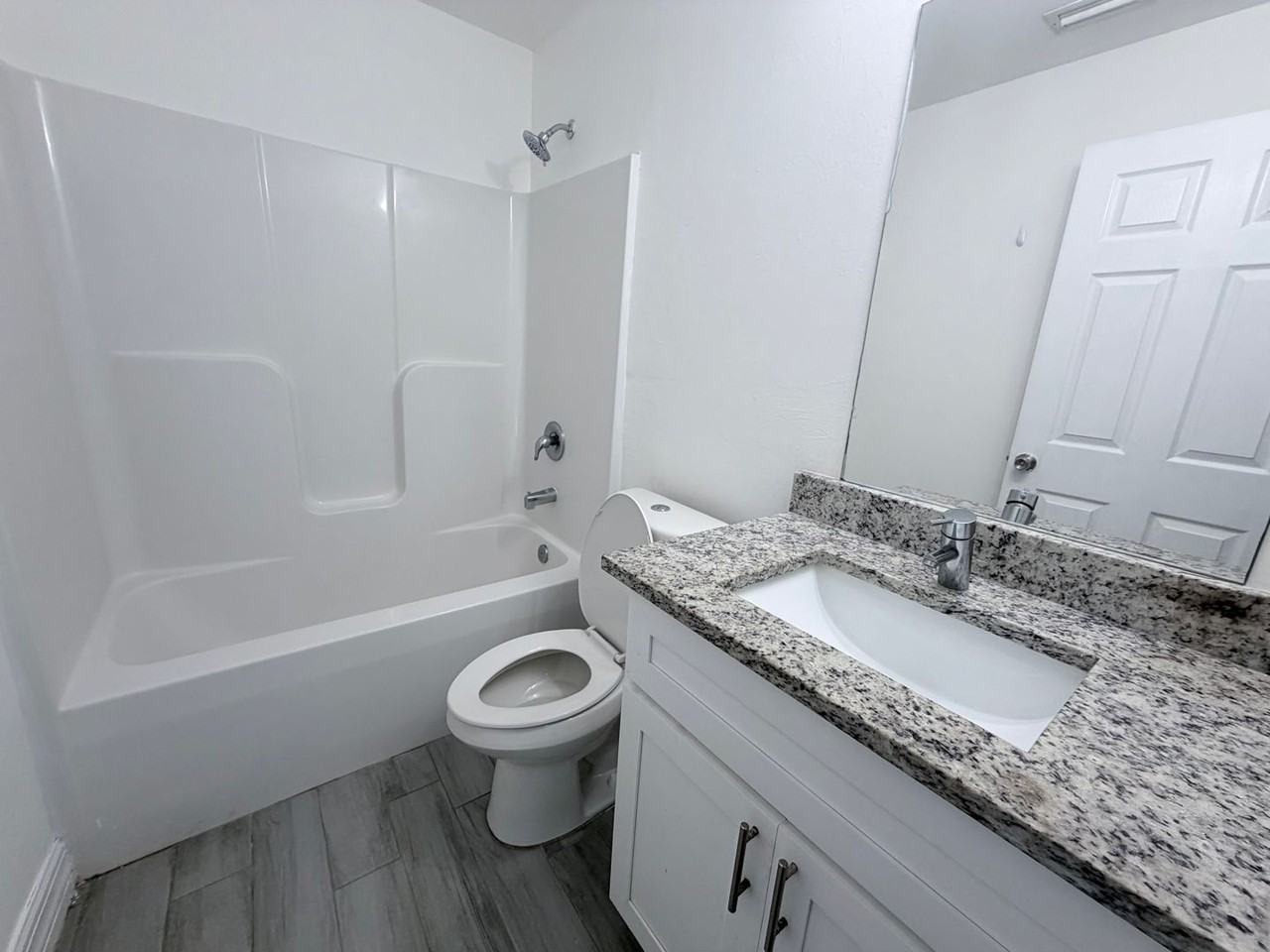 1544 Gretchen Ave S - Photo 3 of 11