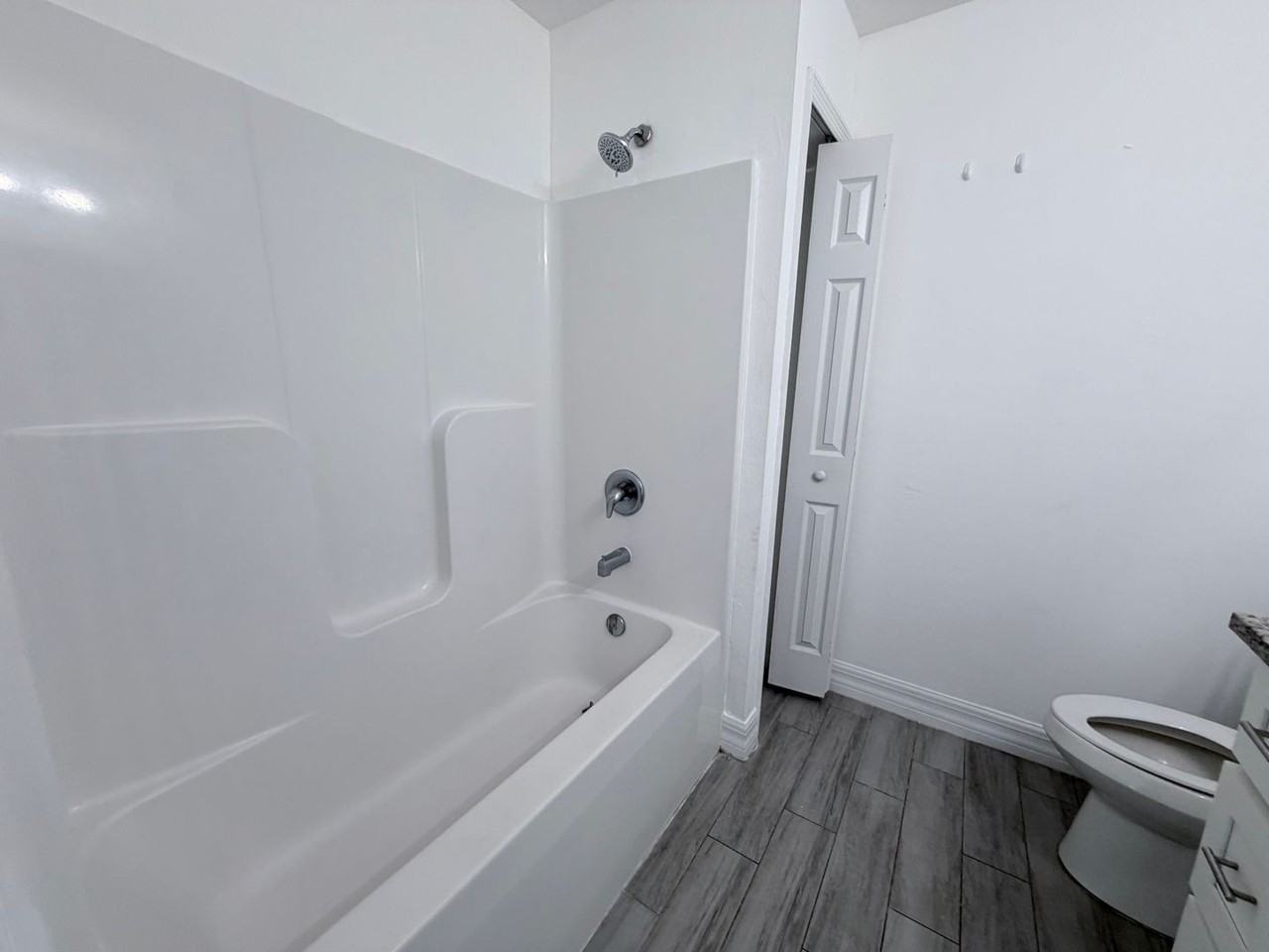 1544 Gretchen Ave S - Photo 5 of 11