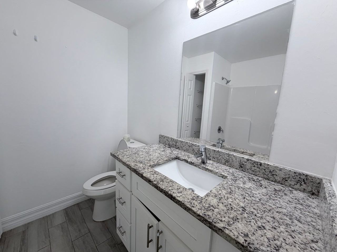 1544 Gretchen Ave S - Photo 6 of 11