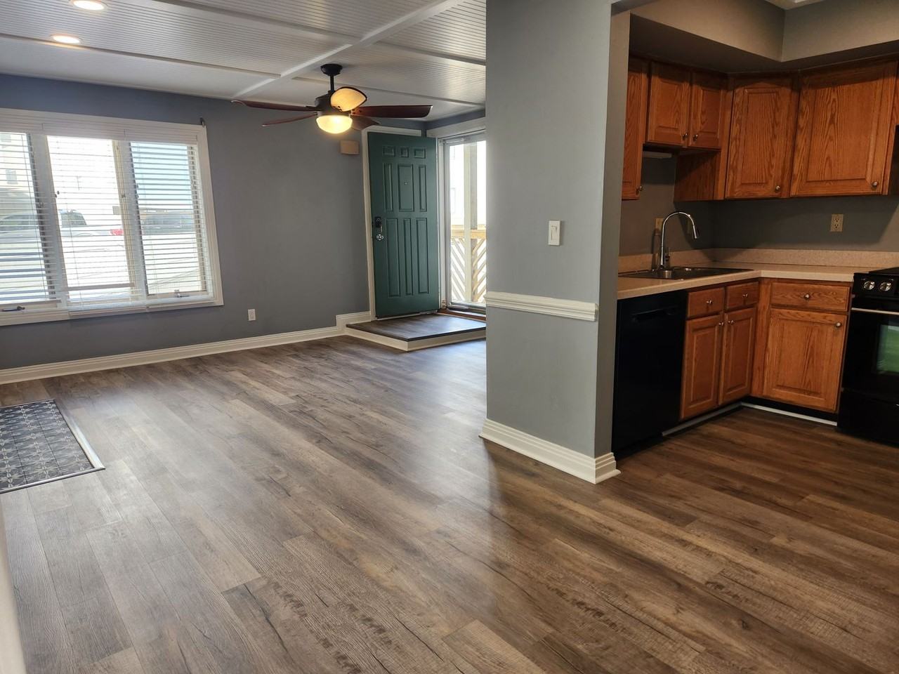 2845 Charlemagne Dr - Photo 4 of 12