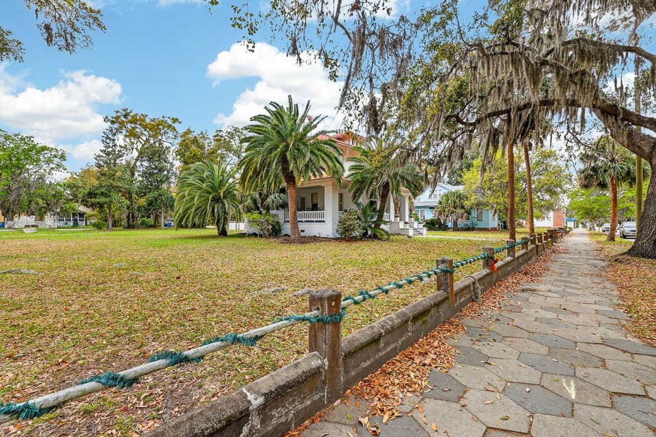 1015 Union St - Photo 3 of 44