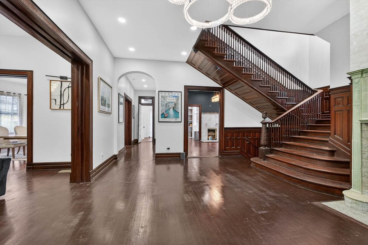 1015 Union St - Photo 5 of 44