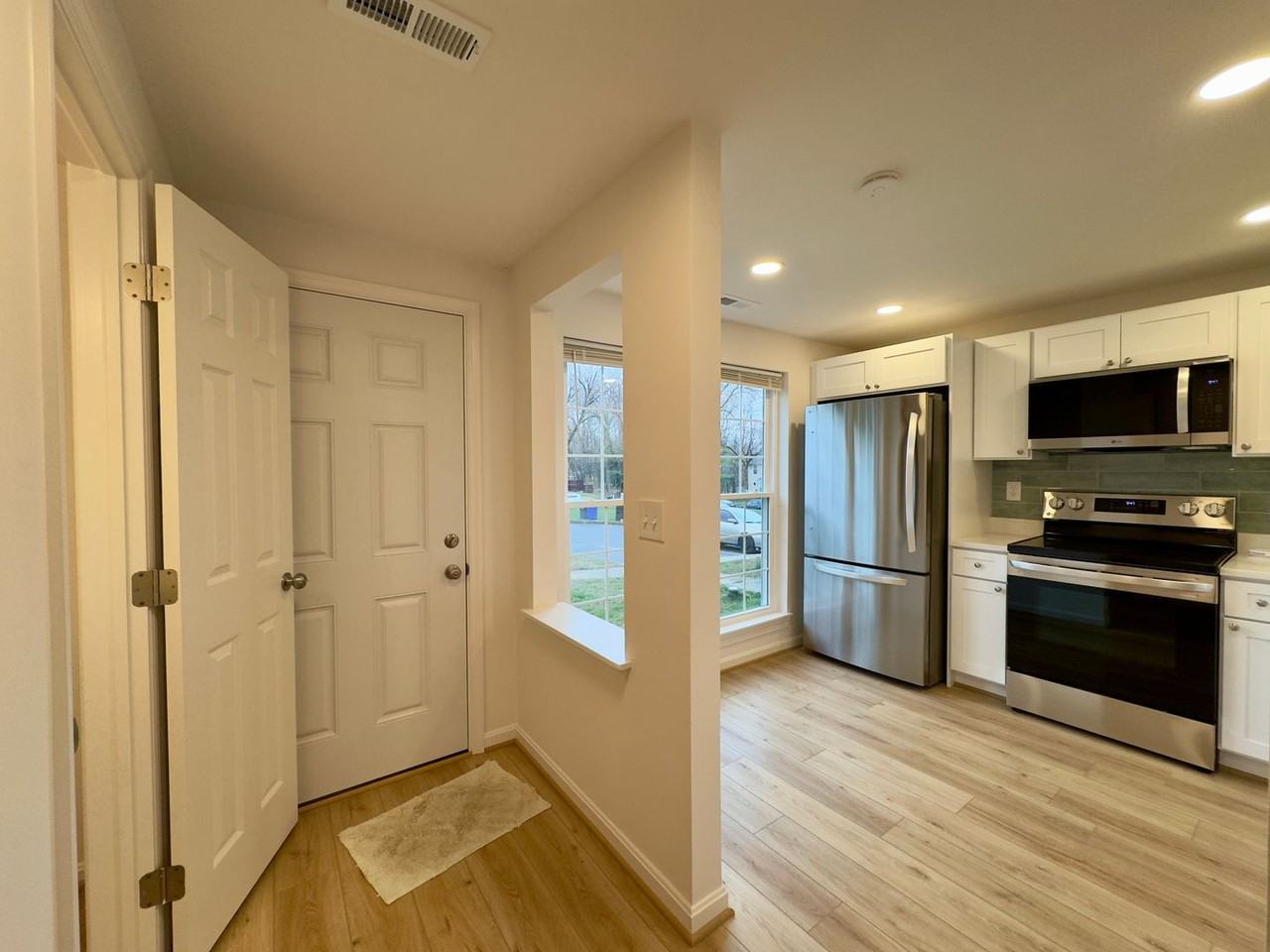 1335 Stockett Sq - Photo 4 of 20