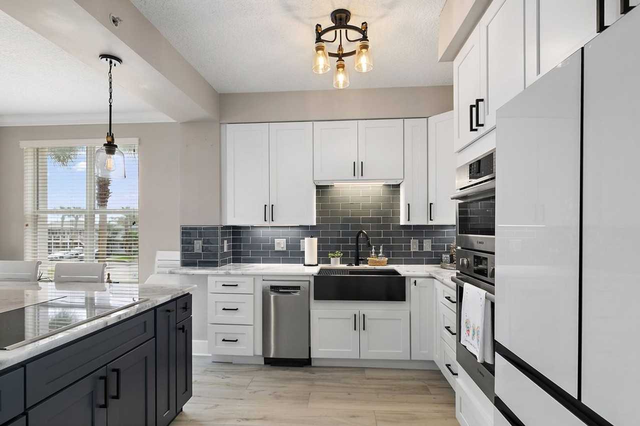 1126 1126 1ST Street N 205 Jacksonville Beach, FL 32250 - Photo 5 of 27