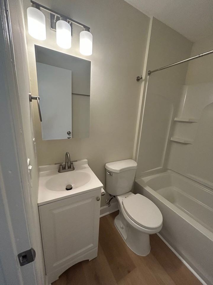 220 8th Ave Nw - Photo 7 of 15