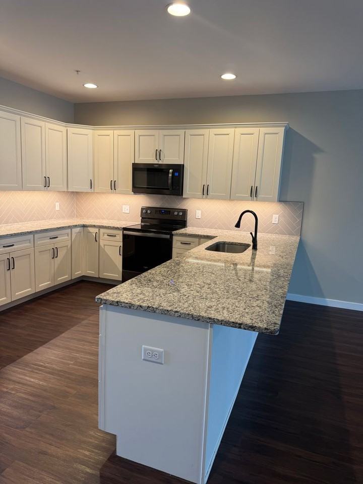 122 Cardinal Dr - Photo 3 of 29