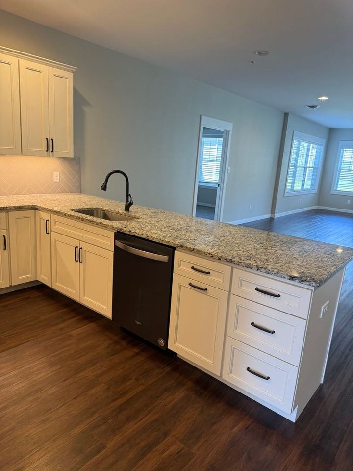 122 Cardinal Dr - Photo 4 of 29