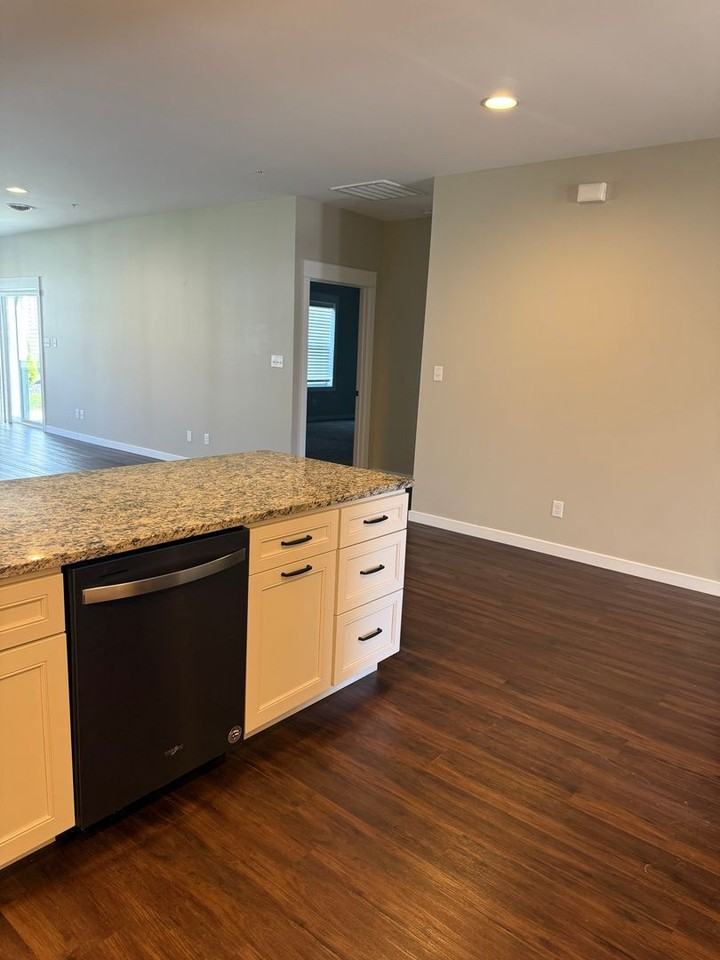 122 Cardinal Dr - Photo 6 of 29