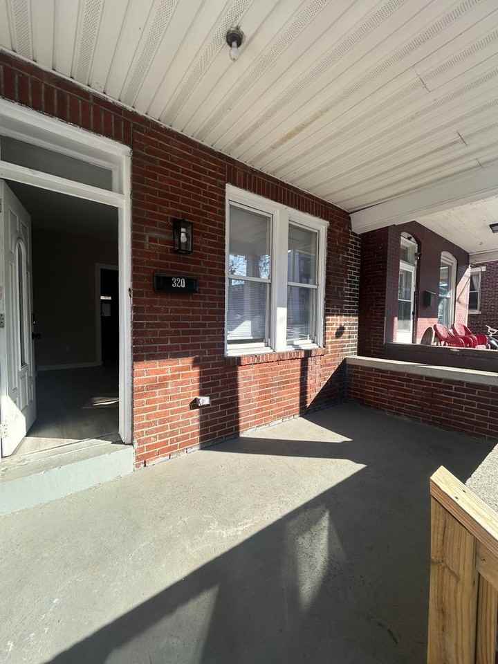 320 Maclay St - Photo 2 of 31
