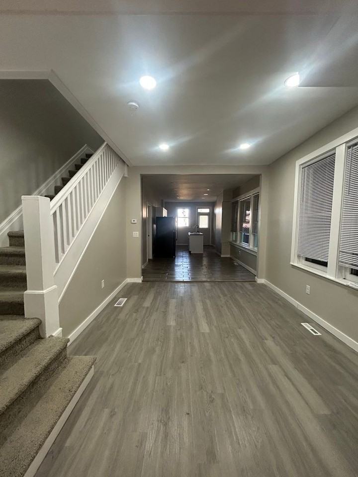 320 Maclay St - Photo 5 of 31