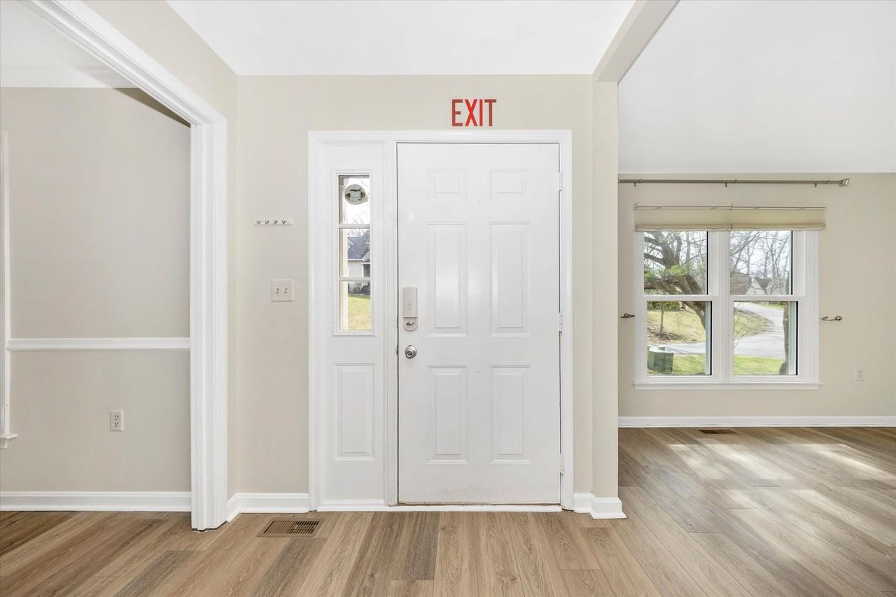 6634 Rockridge Rd - Photo 2 of 50
