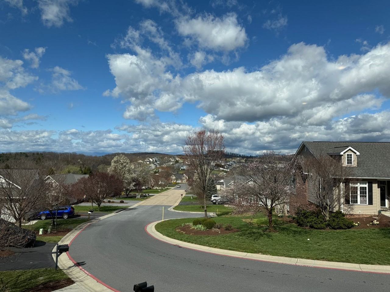 565 Spring Oaks Dr - Photo 3 of 32