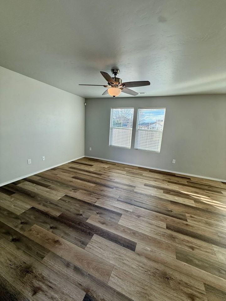 19760 Adirondack Way - Photo 2 of 32