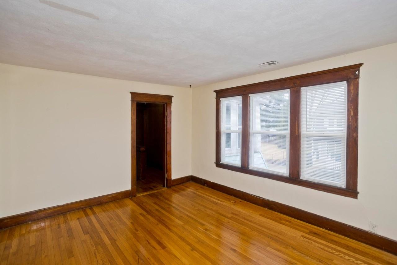 58 Ionia St - Photo 6 of 30