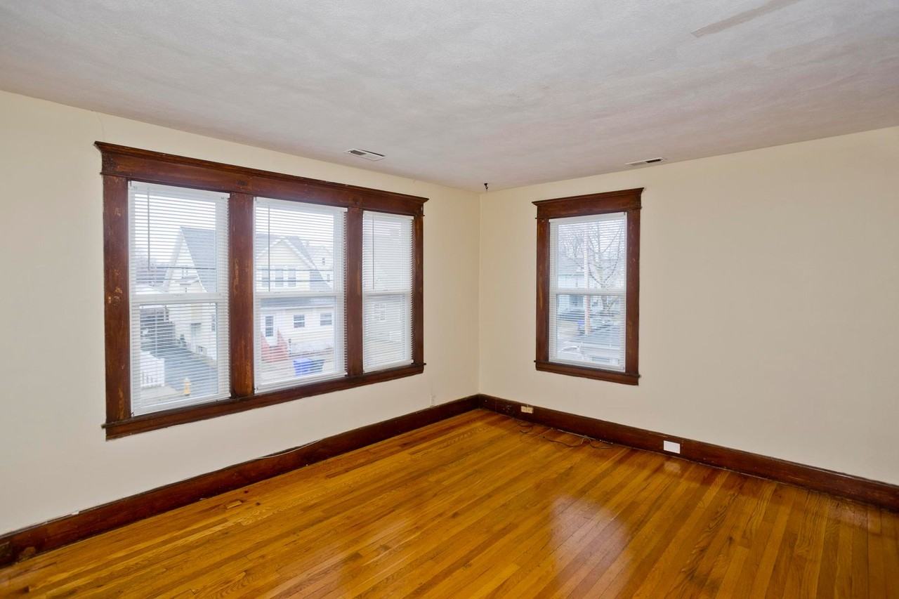 58 Ionia St - Photo 7 of 30