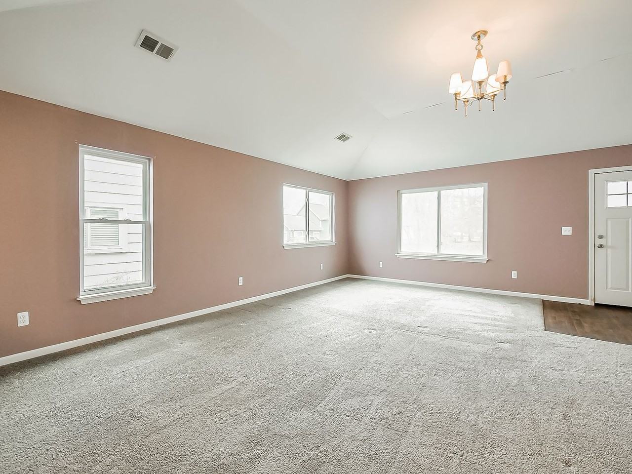 3079 Grove St - Photo 5 of 25