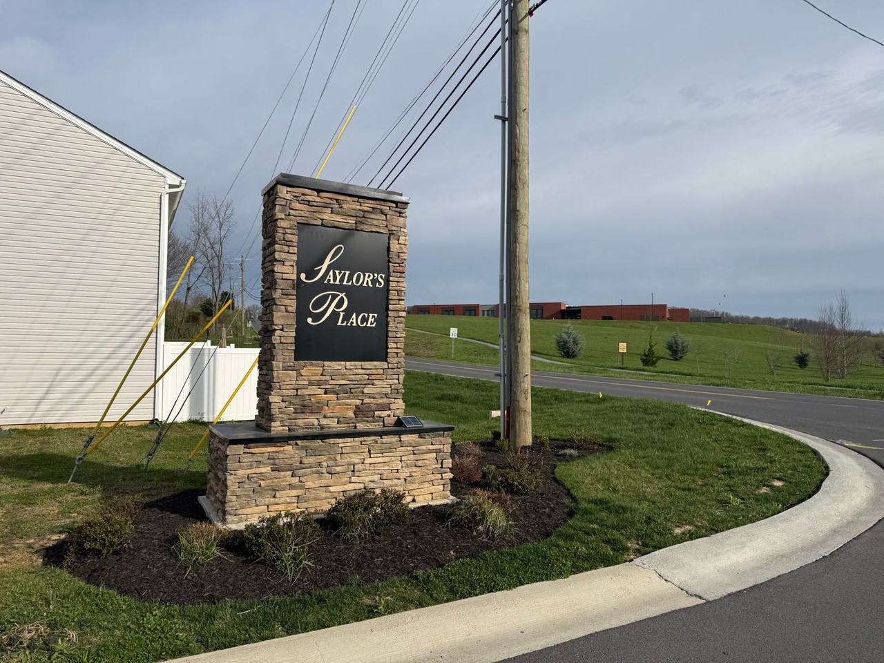 1047 Saylors Pl - Photo 2 of 37