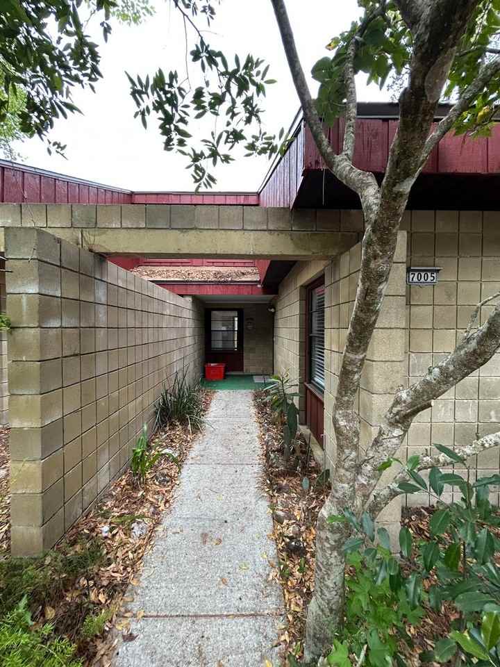 7005 Sw 46th Ave - Photo 2 of 22