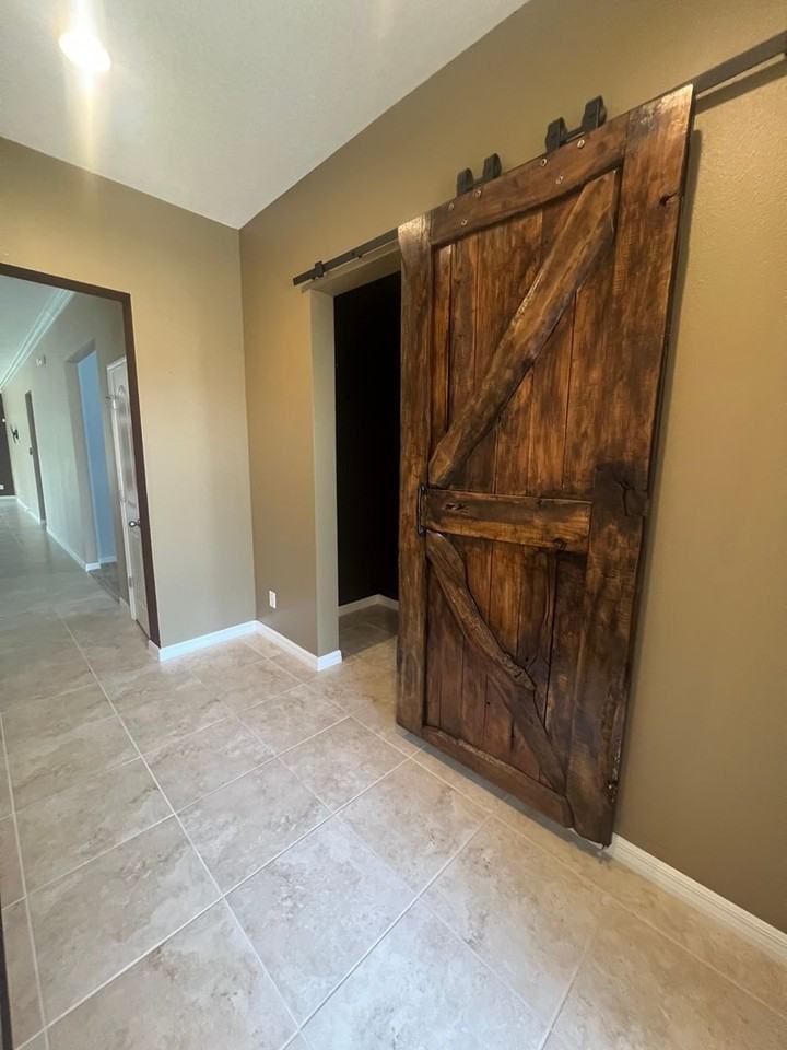 2070 Sola Vista Ave - Photo 3 of 29