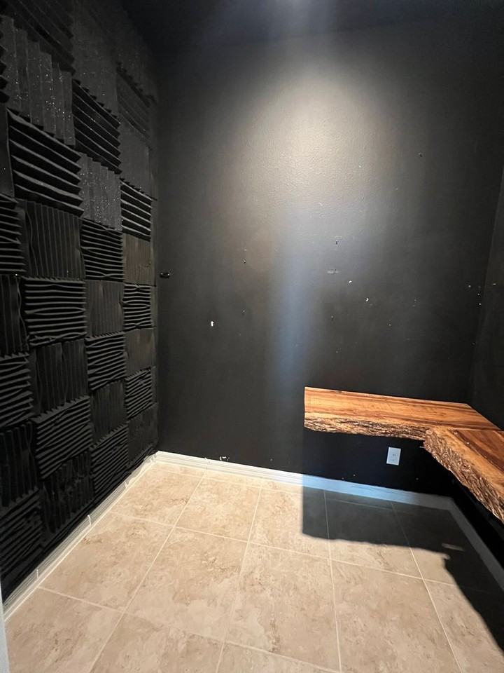 2070 Sola Vista Ave - Photo 7 of 29