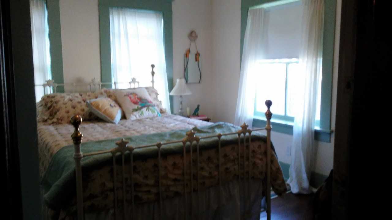 1701 Sylvester Rd #1 - Photo 2 of 20