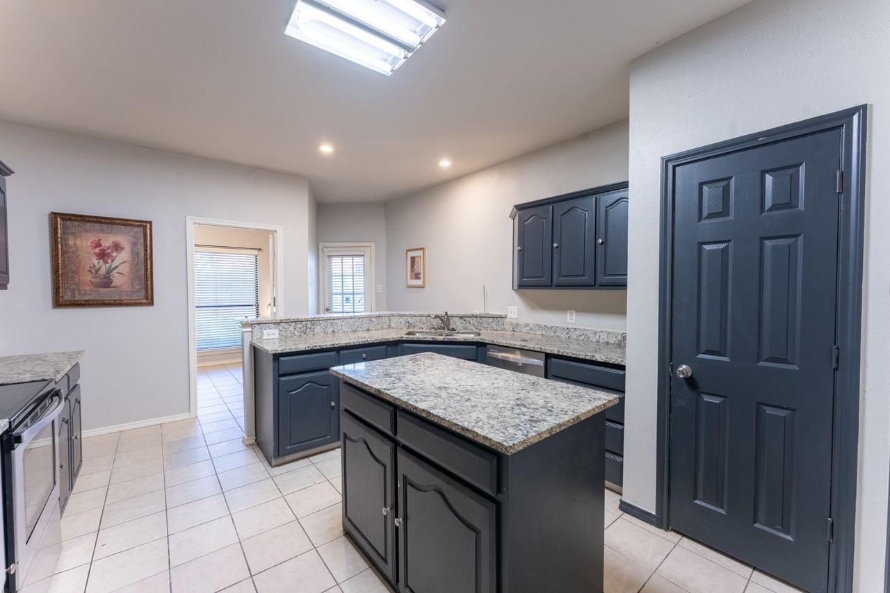 Broken Crest Dr - Photo 7 of 29