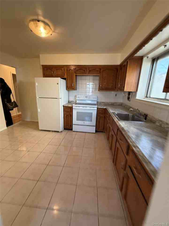 2813 Gunther Ave - Photo 3 of 11