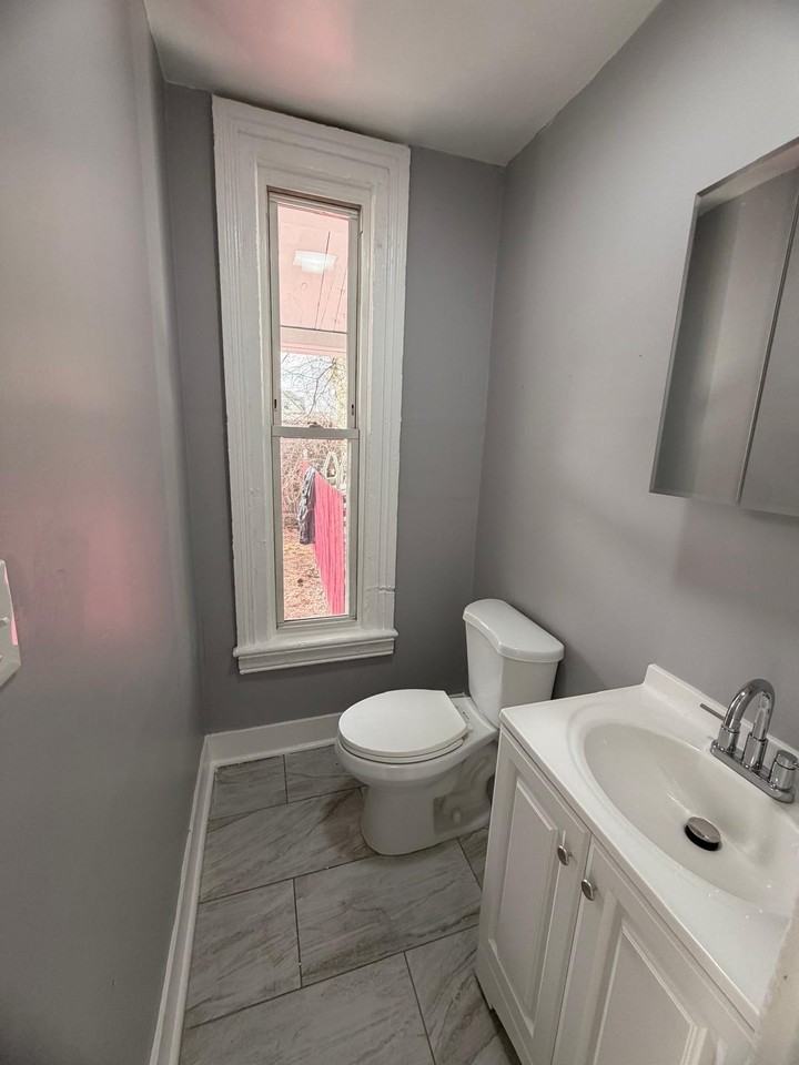 110114 Maple St #1L - Photo 3 of 10