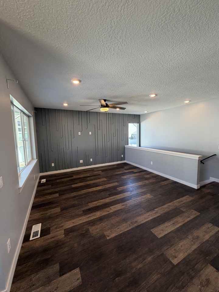 194 W Sugarbowl Cir - Photo 2 of 45
