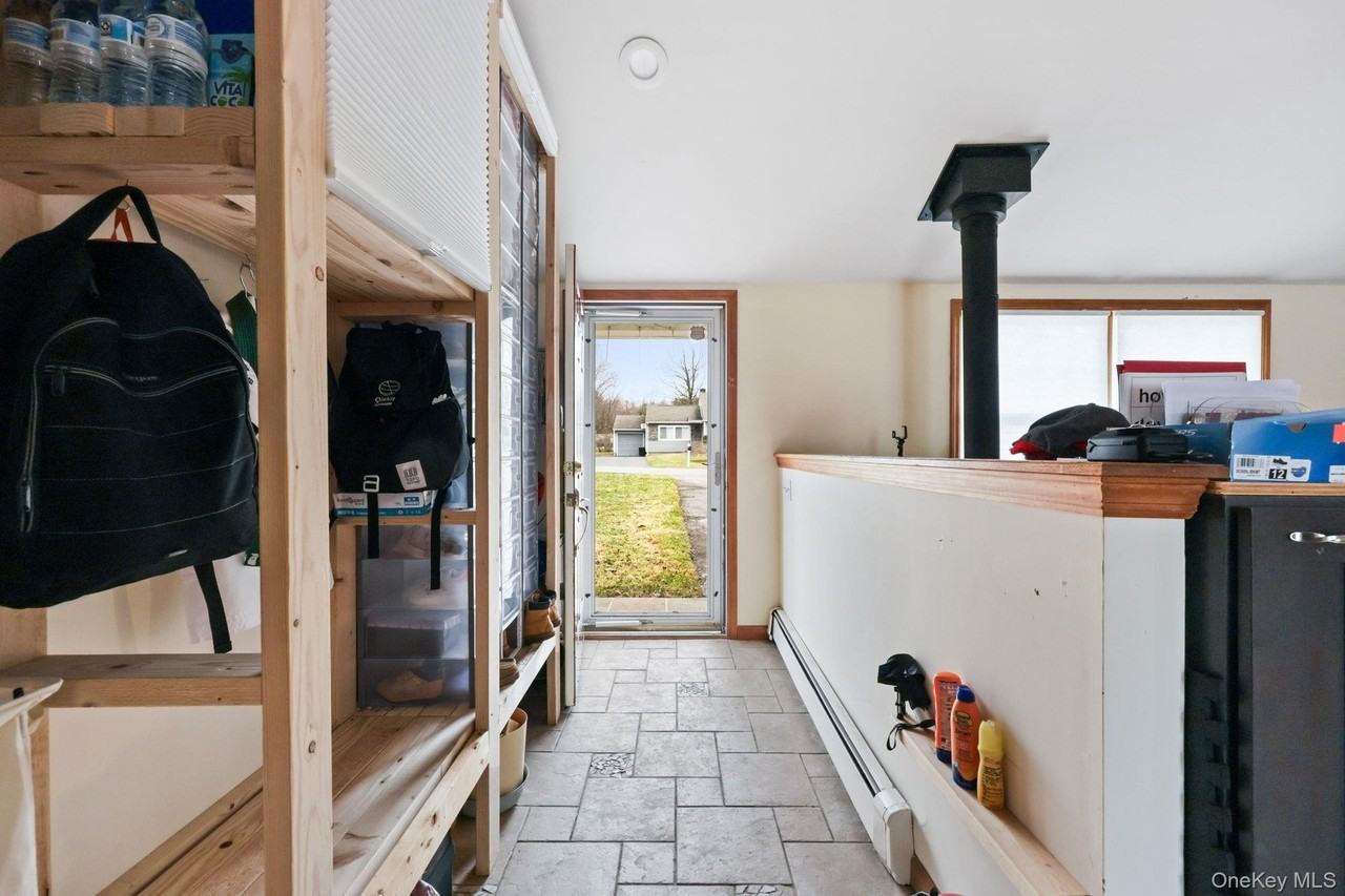 2881 Meadowcrest Dr - Photo 3 of 46