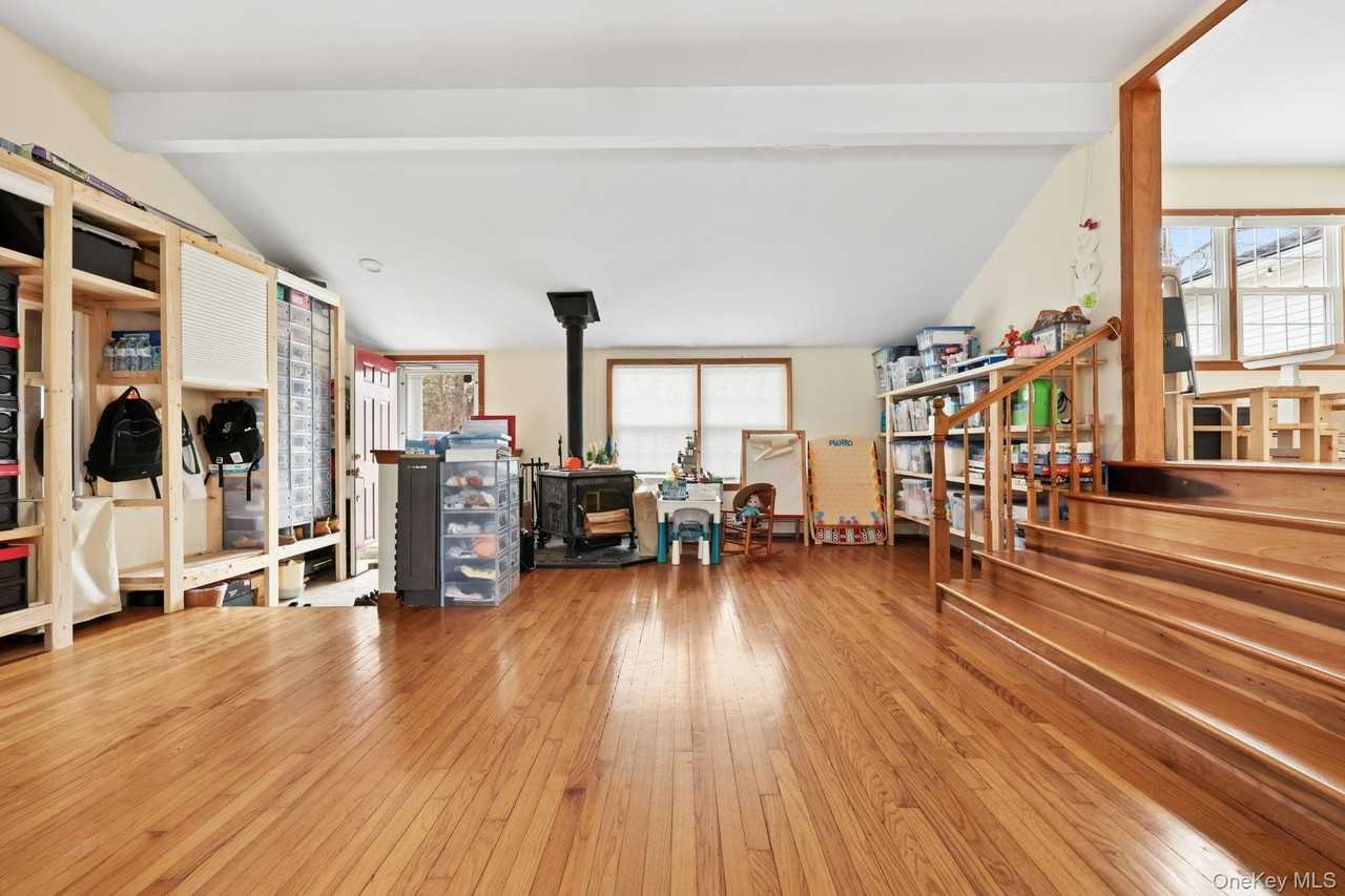 2881 Meadowcrest Dr - Photo 5 of 46