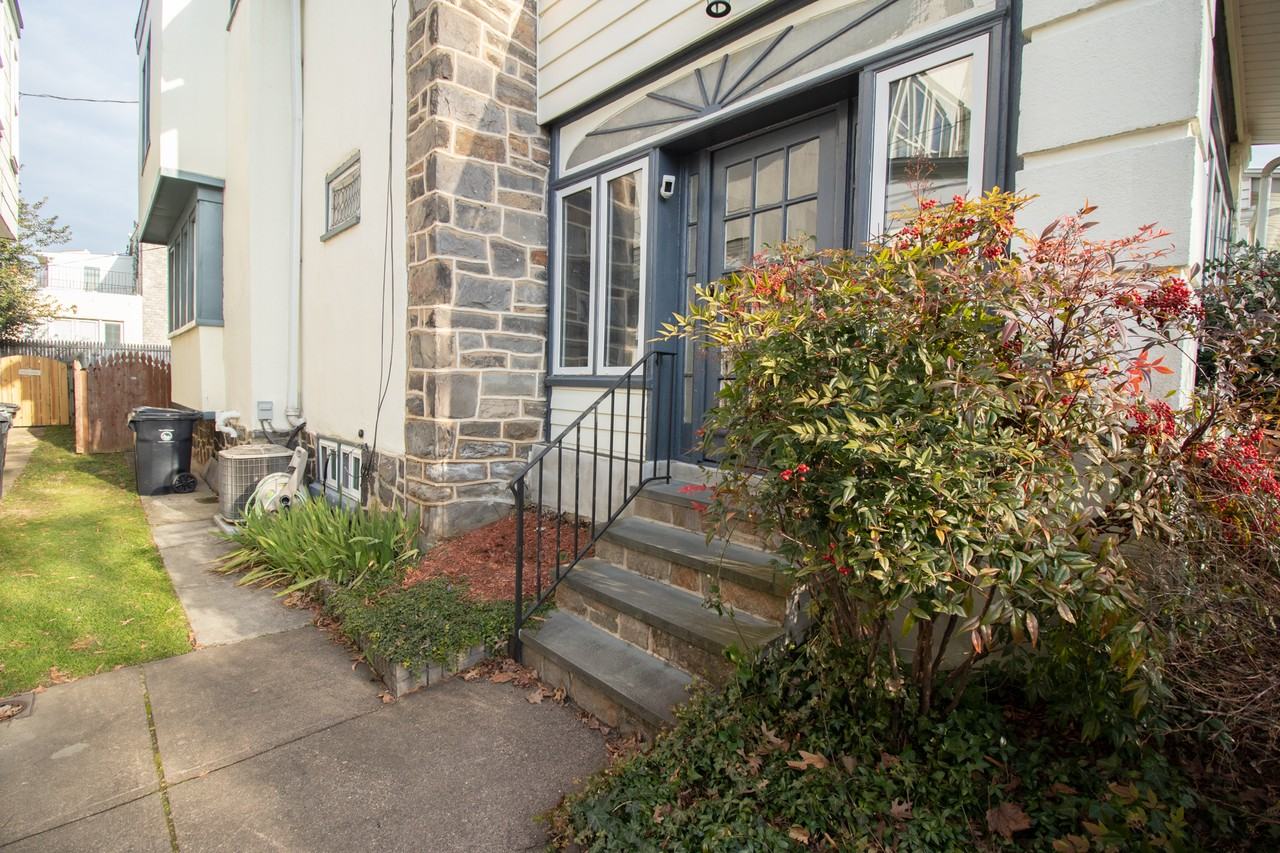 2215 N Harrison St #1 - Photo 2 of 17