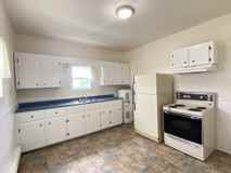 190 Adelaide St #4 - Photo 1 of 1