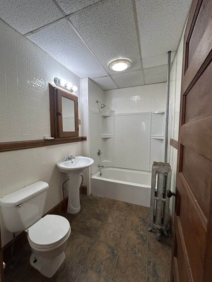 14 Clearview Ave #1 - Photo 3 of 20