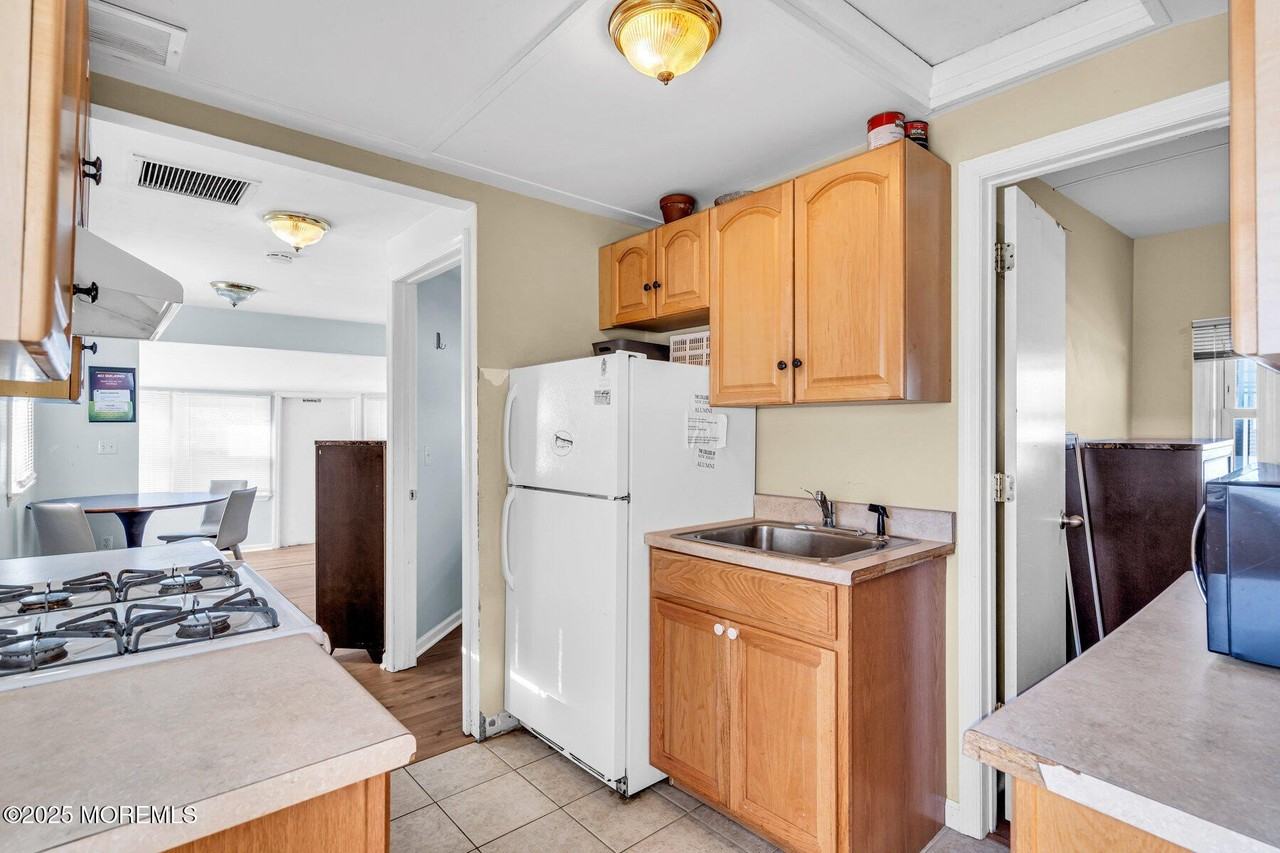 549 Brielle Rd Unit 1/2 - Photo 6 of 10