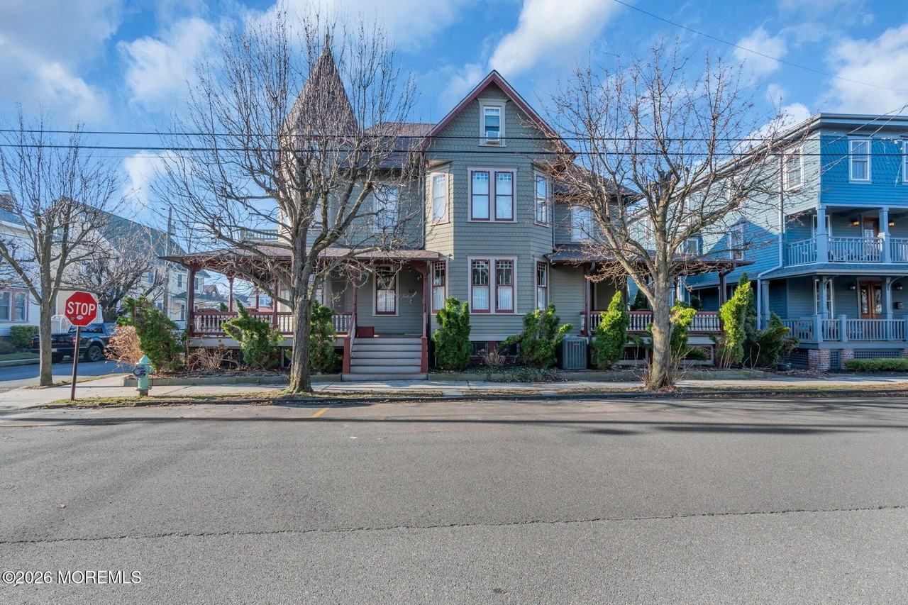 62 Webb Ave - Photo 2 of 23