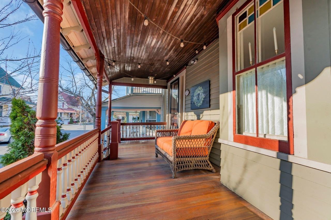 62 Webb Ave - Photo 5 of 23