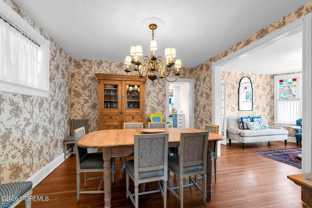 62 Webb Ave - Photo 7 of 23