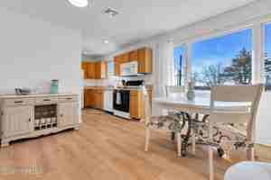 featured image of 548 Washington Blvd #UPPER