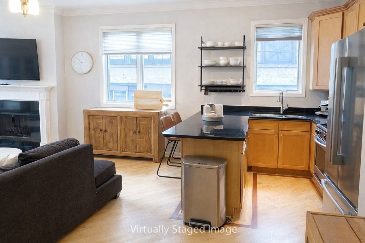 852 N Paulina St Apt 2 - Photo 4 of 13