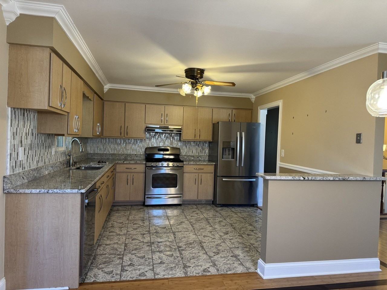 16035 S Parker Rd - Photo 2 of 16