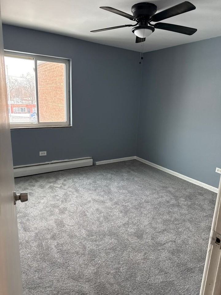 723 Grant Ave Apt 3c - Photo 4 of 6