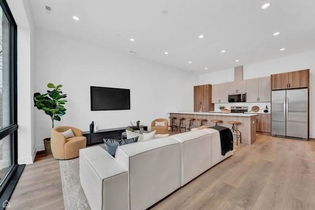 1615 W 13th St #301 - Photo 3 of 17