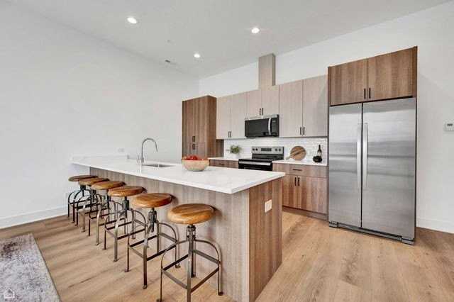 1615 W 13th St #301 - Photo 5 of 17