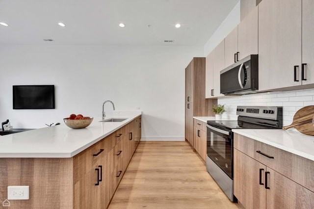 1615 W 13th St #301 - Photo 7 of 17