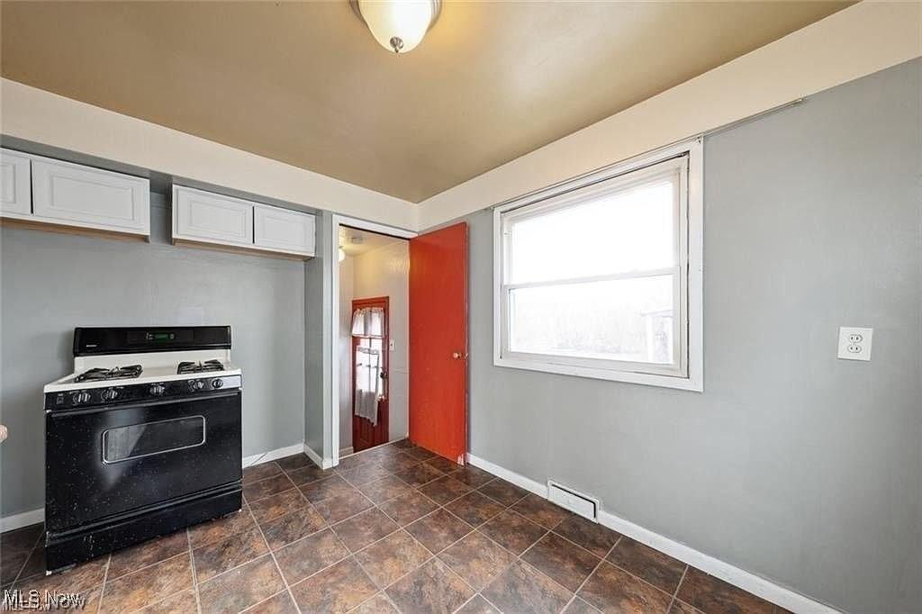 12214 Woodward Blvd - Photo 4 of 28