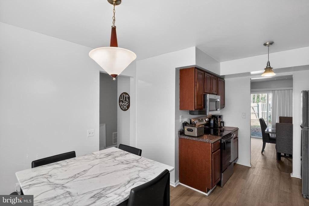 2523 Robinson Pl - Photo 3 of 30