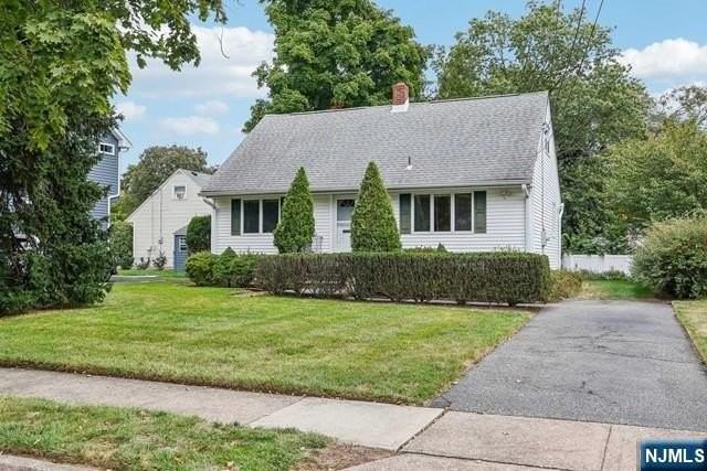 488 Berkshire Rd - Photo 3 of 21