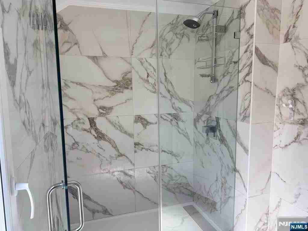 91 Columbus Dr - Photo 6 of 24